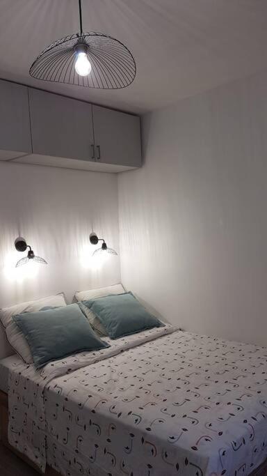 Studio Cosy, Quartier Canal Saint-Martin ปารีส ภายนอก รูปภาพ